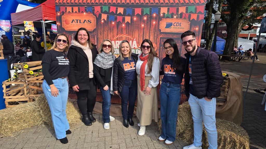 Encontro de amigos e alegria marcou o primeiro fim de semana da programação do Arraiá do Comércio