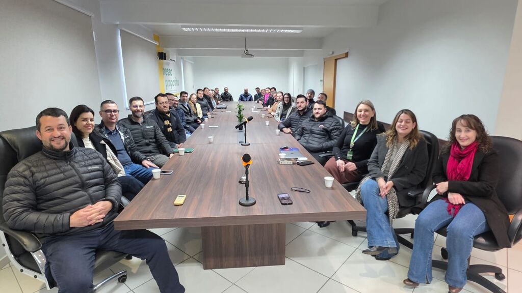 A manhã fria com 3 graus não impediu a participação dos empresários no "Café com o Presidente" na sede de nossa entidade