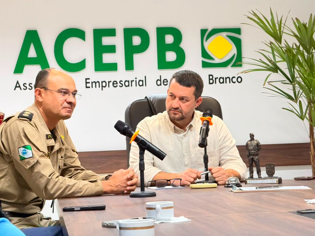 Coronel Cícero veio agradecer a ACEPB pelo apoio ao encontro do Estado Maior da PMPR