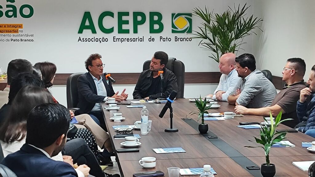 Clodomir Ascari pediu o voto da classe empresarial e da comunidade, posicionando-se como um representante municipalista comprometido com o desenvolvimento do Sudoeste e do Paraná em Brasília